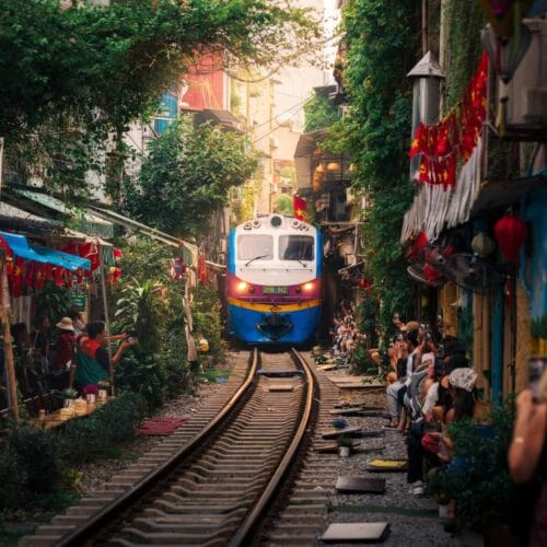 Train Traversant la Ville