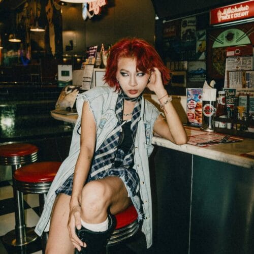 Style Punk dans un Diner