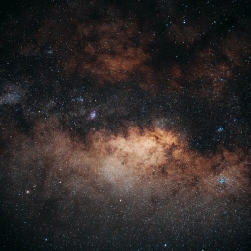Voie lactée scintillante dans l'univers