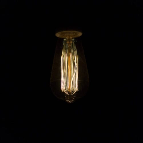 Ampoule Éclairant dans l'Obscurité